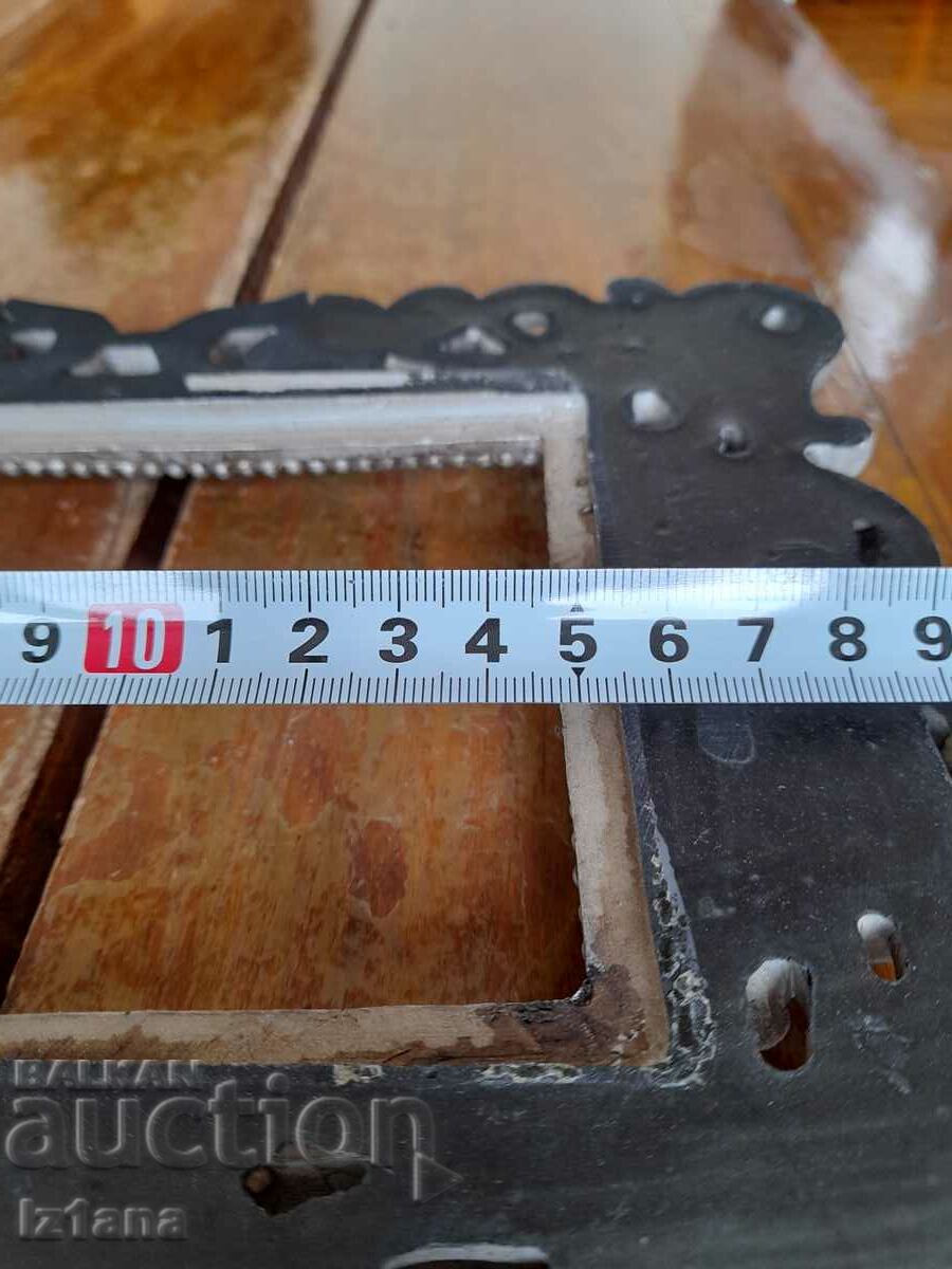 Delivery of Old photo frame Delivery of Old photo frame