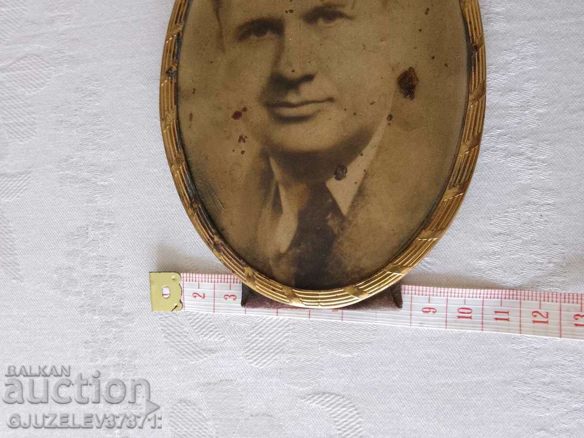 Auction Old GERMAN BRONZE PHOTO PORTRAIT FRAME Auction Old GERMAN BRONZE PHOTO PORTRAIT FRAME