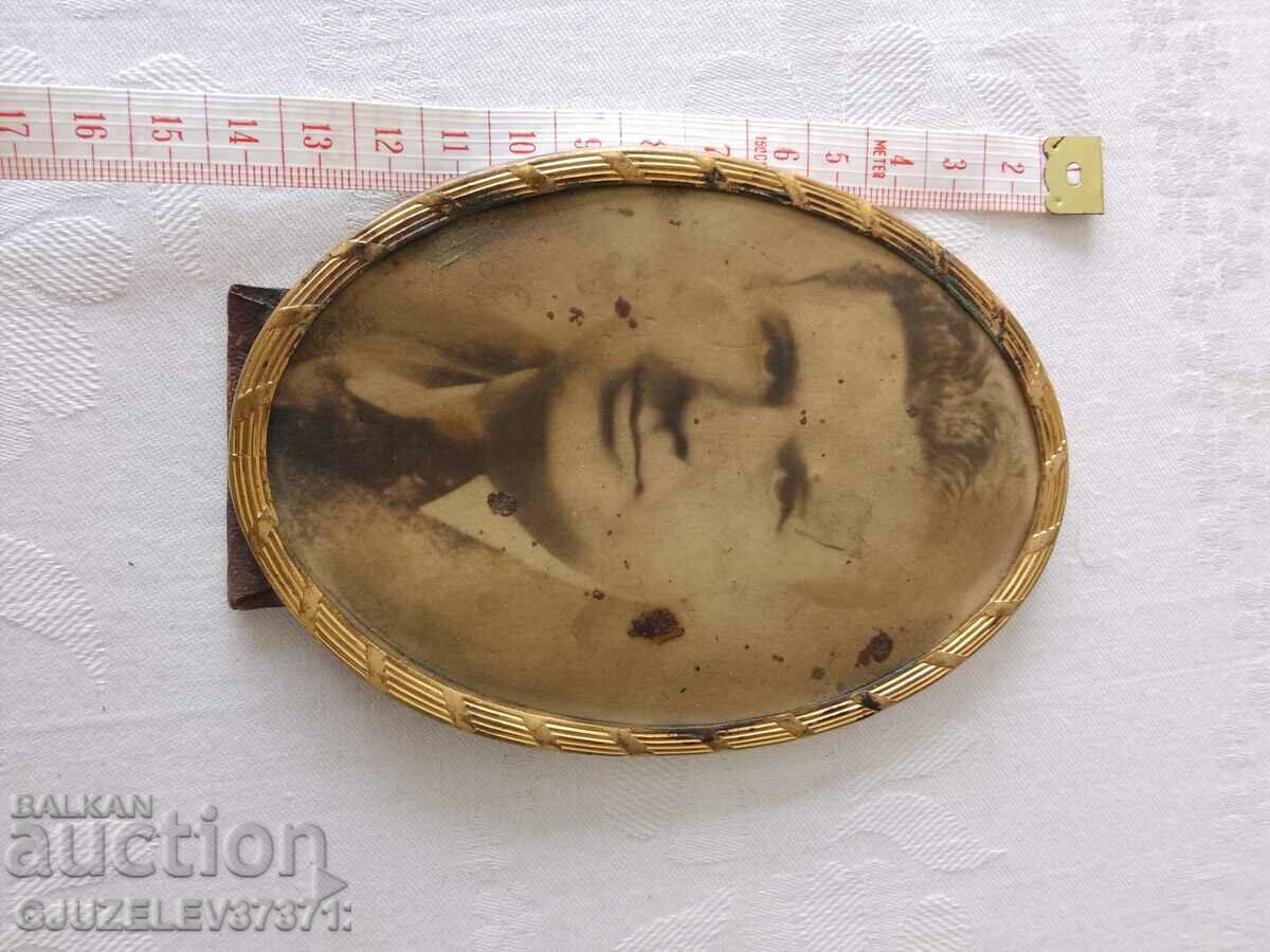 Delivery of Old GERMAN BRONZE PHOTO PORTRAIT FRAME Delivery of Old GERMAN BRONZE PHOTO PORTRAIT FRAME