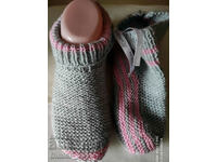 Papuci bulgari tricotati manual