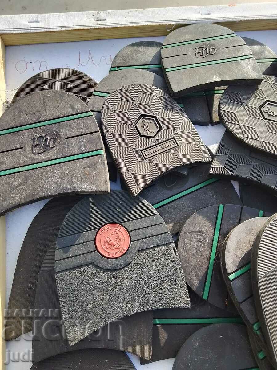 Huse grozave pentru pantofi 43 de piese de calitate cu preț 43.00 BGN | € 21.99