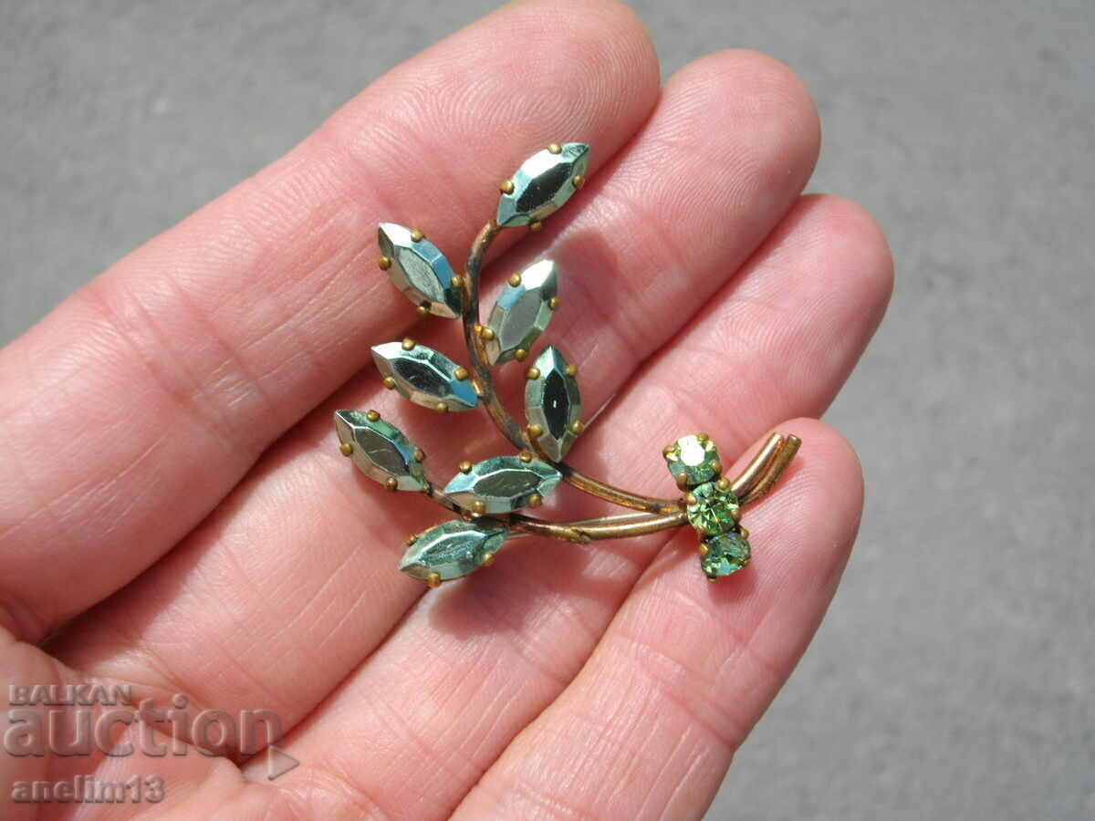 ΜΙΑ ΠΑΛΙΑ ΕΠΙΧΡΥΣΤΗ ΚΑΡΦΙΛΑ με τιμή 25.00 BGN | € 12.78 ΜΙΑ ΠΑΛΙΑ ΕΠΙΧΡΥΣΤΗ ΚΑΡΦΙΛΑ με τιμή 25.00 BGN | € 12.78