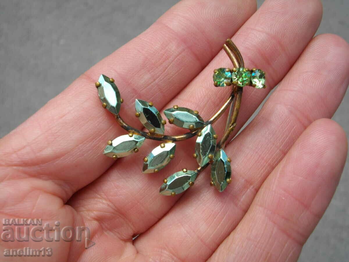 ΜΙΑ ΠΑΛΙΑ ΕΠΙΧΡΥΣΤΗ ΚΑΡΦΙΛΑ - 5 ΜΙΑ ΠΑΛΙΑ ΕΠΙΧΡΥΣΤΗ ΚΑΡΦΙΛΑ - 5