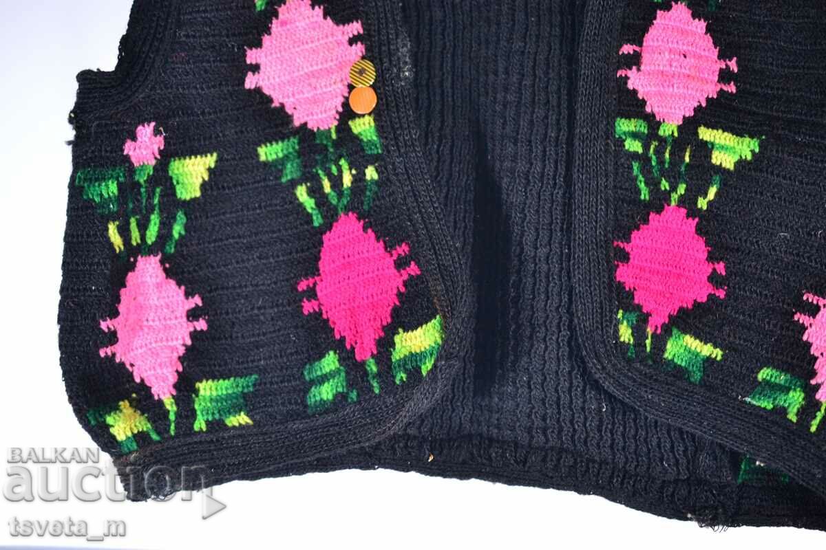Auction Children's hand-knitted vest, folk costume Auction Children's hand-knitted vest, folk costume
