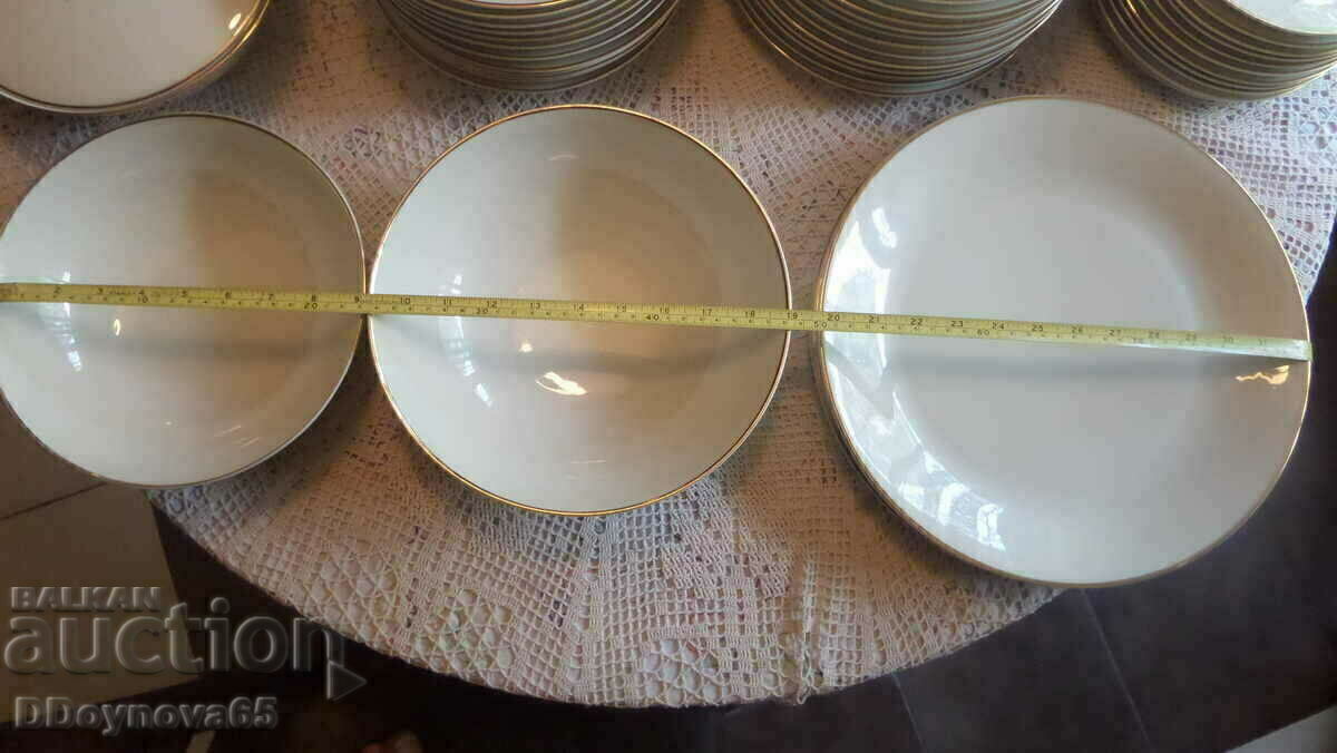 Auction  Hutschenreuther Selb Bavaria "FAVORIT" - 46 pieces