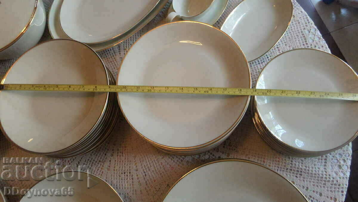 Delivery of Hutschenreuther Selb Bavaria "FAVORIT" - 46 pieces