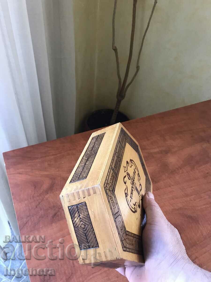 Delivery of BOX WOOD PYROGRAPH DRAWING ANTIQUE FROM SOCA MOSTRA Delivery of BOX WOOD PYROGRAPH DRAWING ANTIQUE FROM SOCA MOSTRA