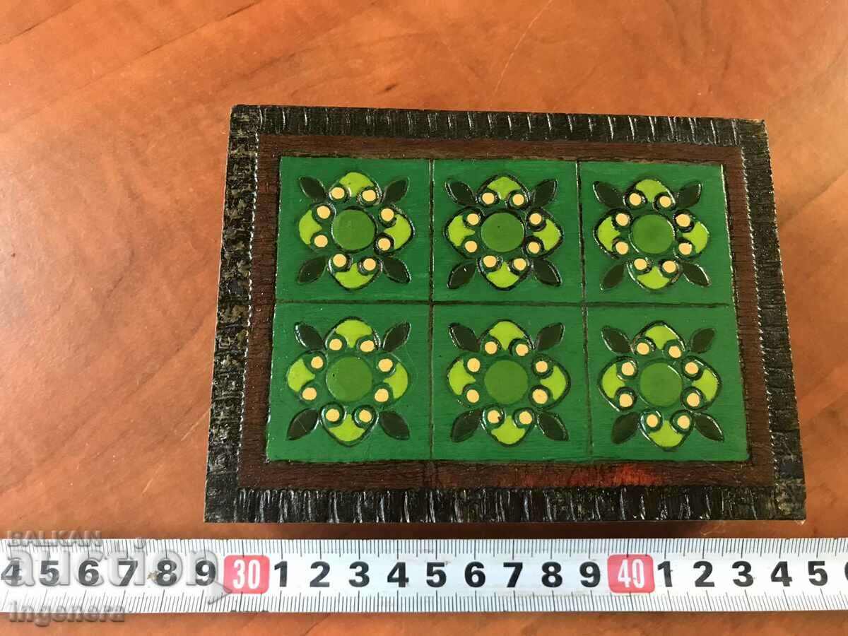 CUTIE LEMN PIROGRAF DESEN ANTICHI DIN SOCA MOSTRA cu preț 39.00 BGN | € 19.94