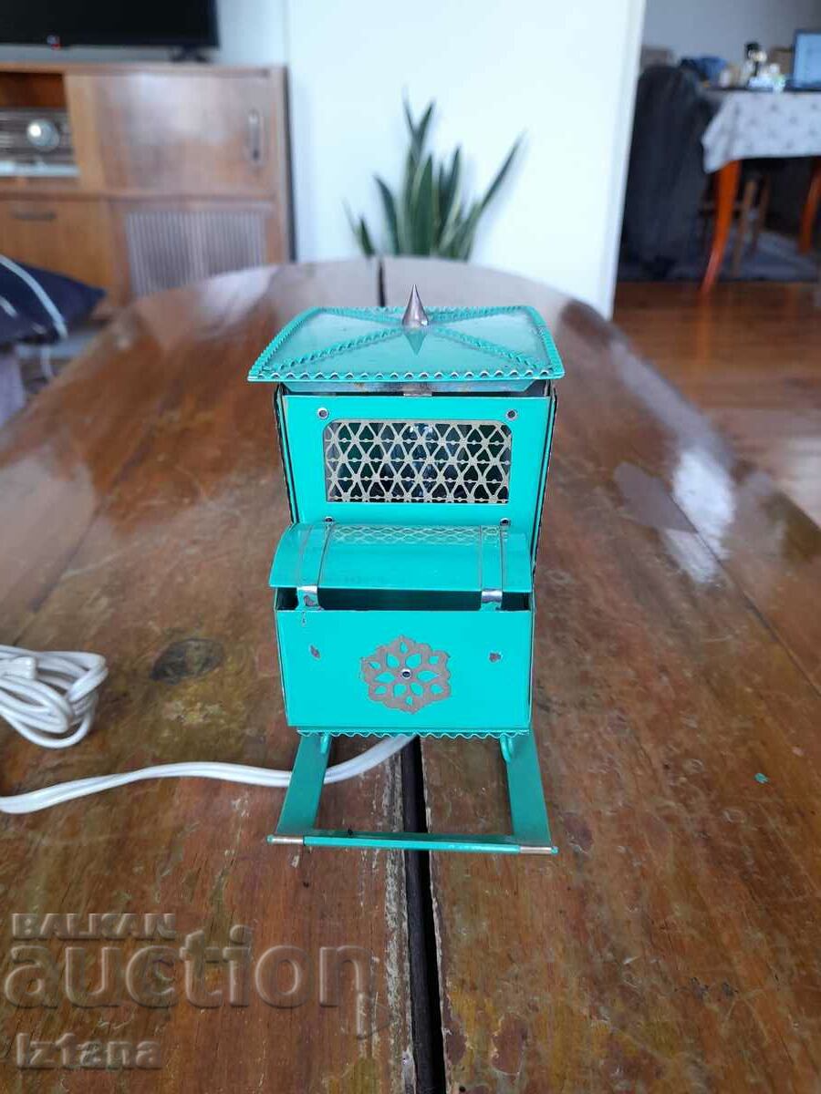 Доставка на Стара декоративна лампа Доставка на Стара декоративна лампа