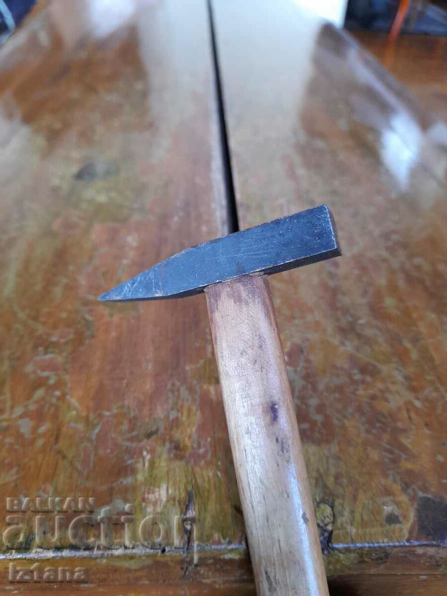 Delivery of Old hammer, hammer