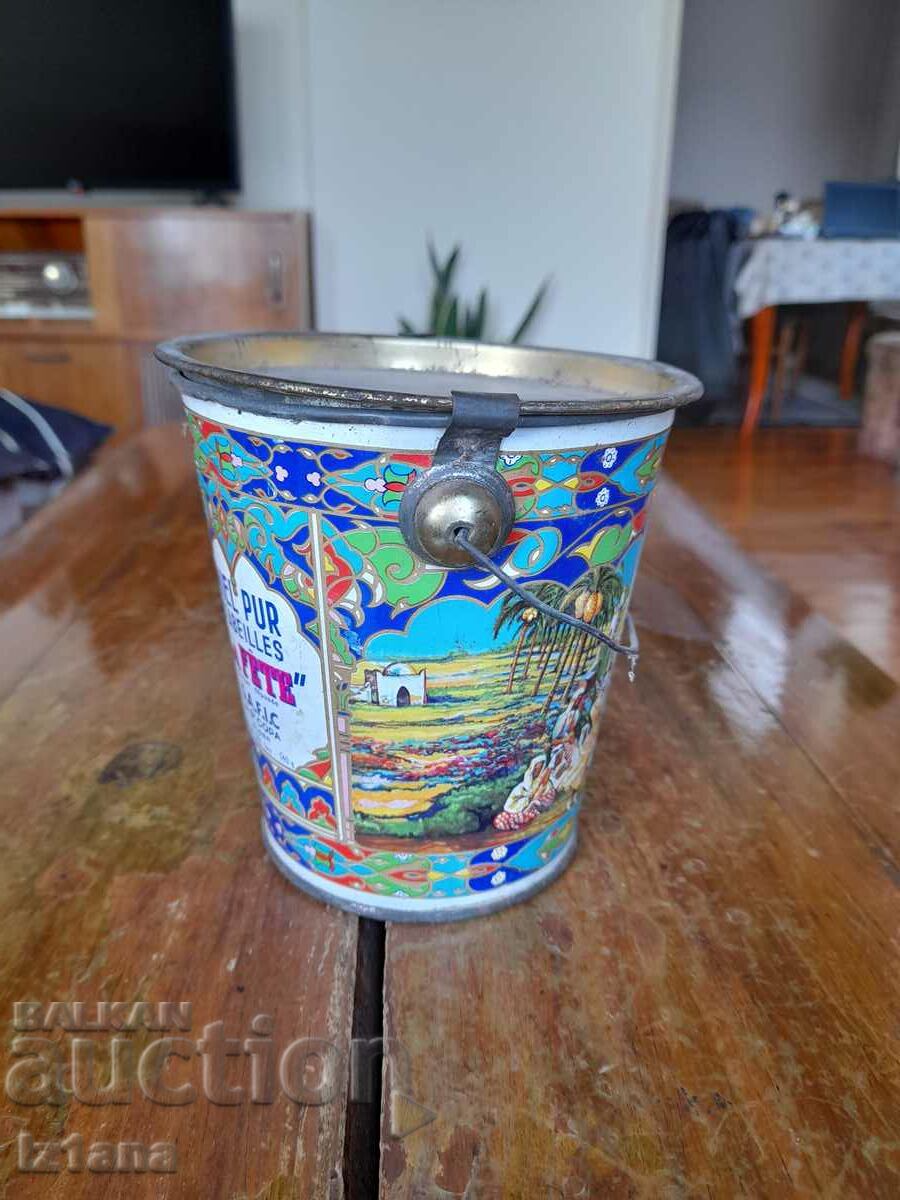 Old bucket of La Fete Honey with price 22.00 BGN | € 11.25 Old bucket of La Fete Honey with price 22.00 BGN | € 11.25