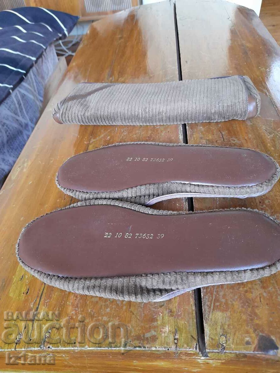 Old shoes, slippers - 5