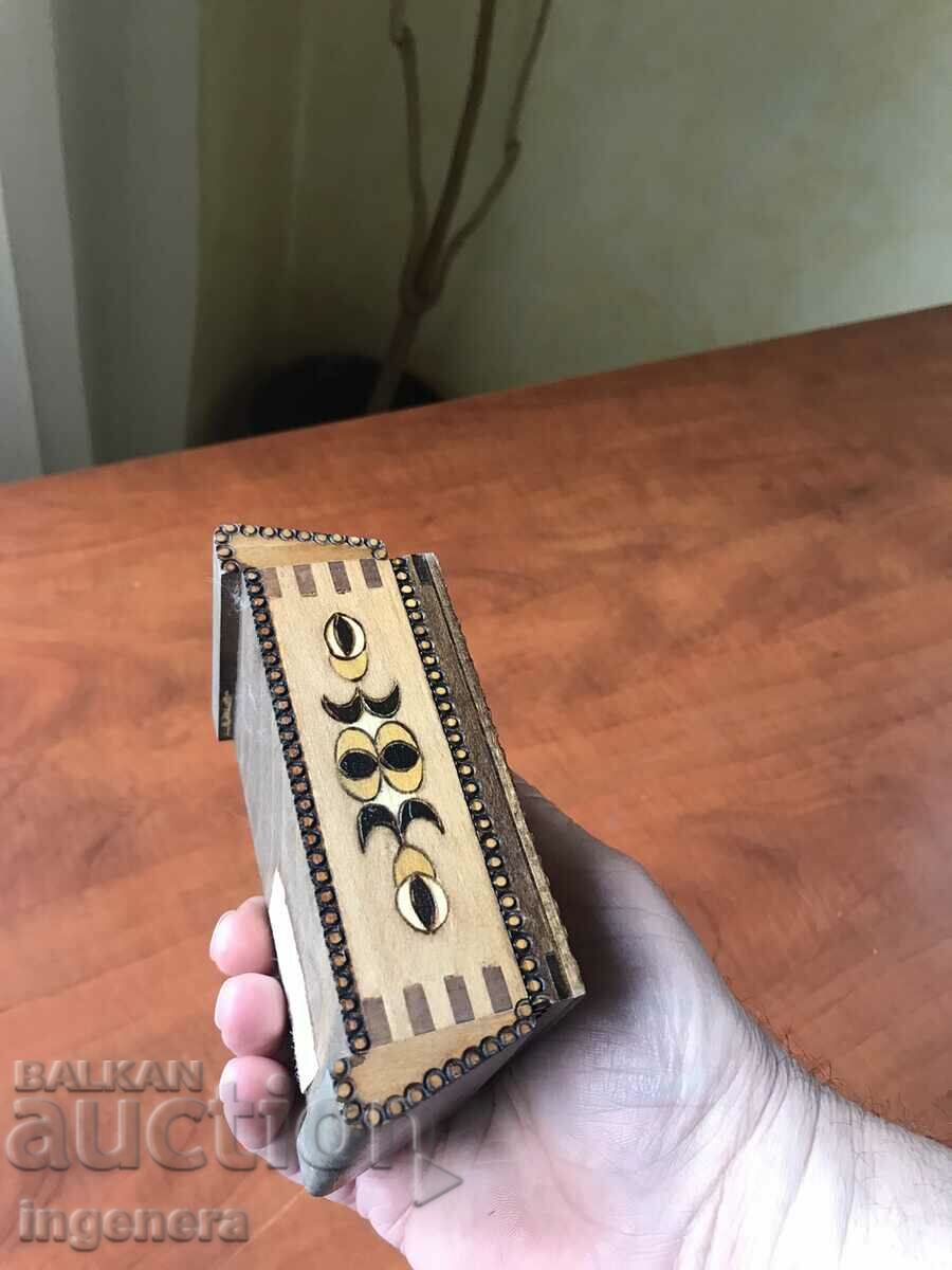 Livrarea CUTIE LEMN PIROGRAF DESEN ANTICHI DIN SOCA MOSTRA Livrarea CUTIE LEMN PIROGRAF DESEN ANTICHI DIN SOCA MOSTRA