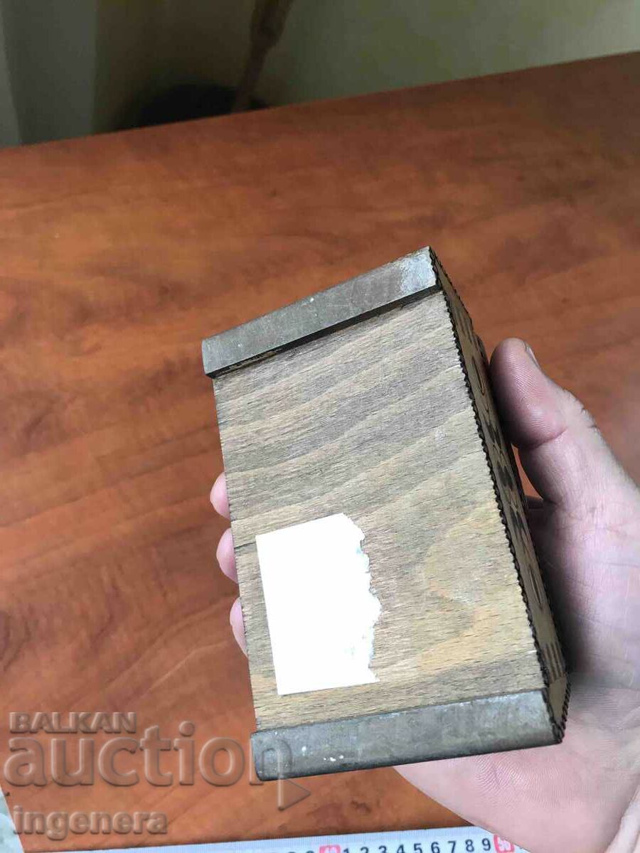 CUTIE LEMN PIROGRAF DESEN ANTICHI DIN SOCA MOSTRA - 6 CUTIE LEMN PIROGRAF DESEN ANTICHI DIN SOCA MOSTRA - 6