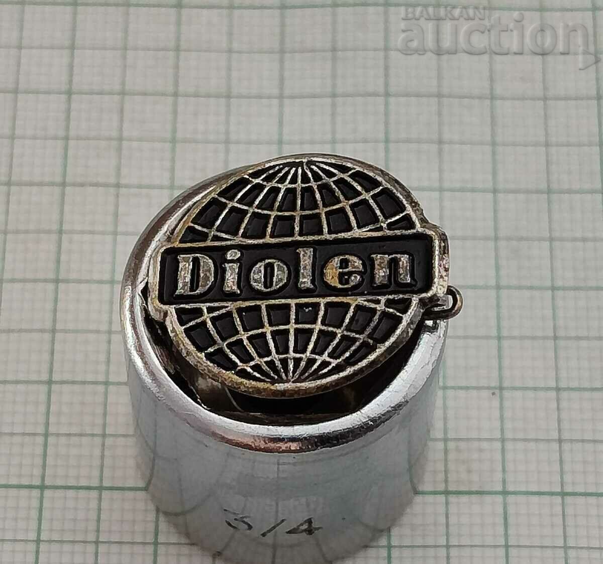 DIOLEN TRADEMARK CLOTHES LOGO BADGE