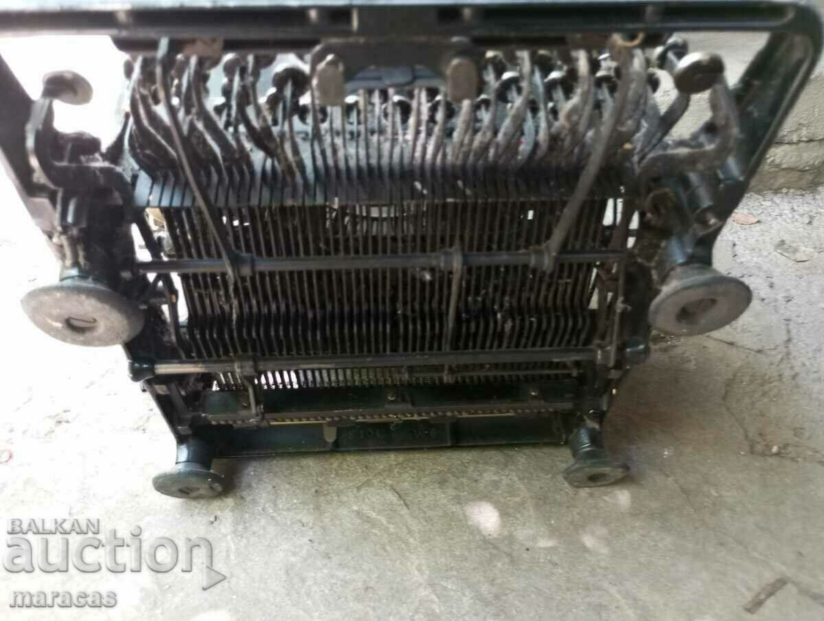 Auction Old typewriter Auction Old typewriter
