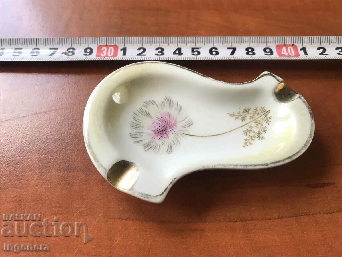 Auction  PORCELAIN ASHTRAY BEAUTY
