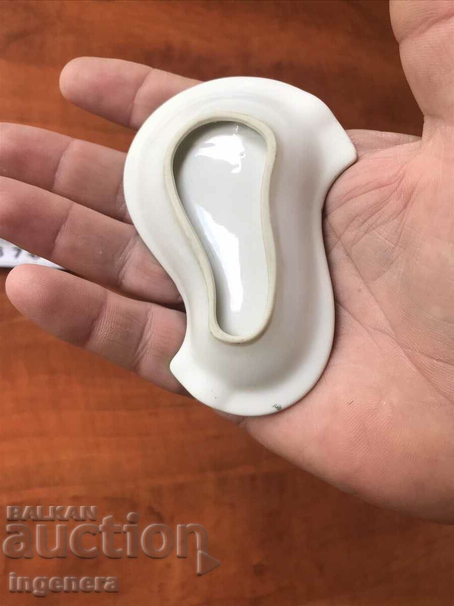 PORCELAIN ASHTRAY BEAUTY - 6