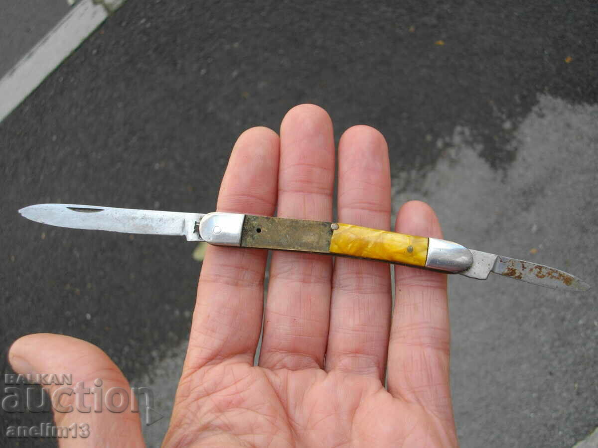 Delivery of COLLECTIBLE BULGARIAN POCKET KNIFE HAMMER AND SICKLE VT Delivery of COLLECTIBLE BULGARIAN POCKET KNIFE HAMMER AND SICKLE VT