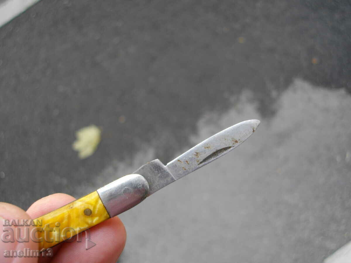 COLLECTIBLE BULGARIAN POCKET KNIFE HAMMER AND SICKLE VT - 7 COLLECTIBLE BULGARIAN POCKET KNIFE HAMMER AND SICKLE VT - 7