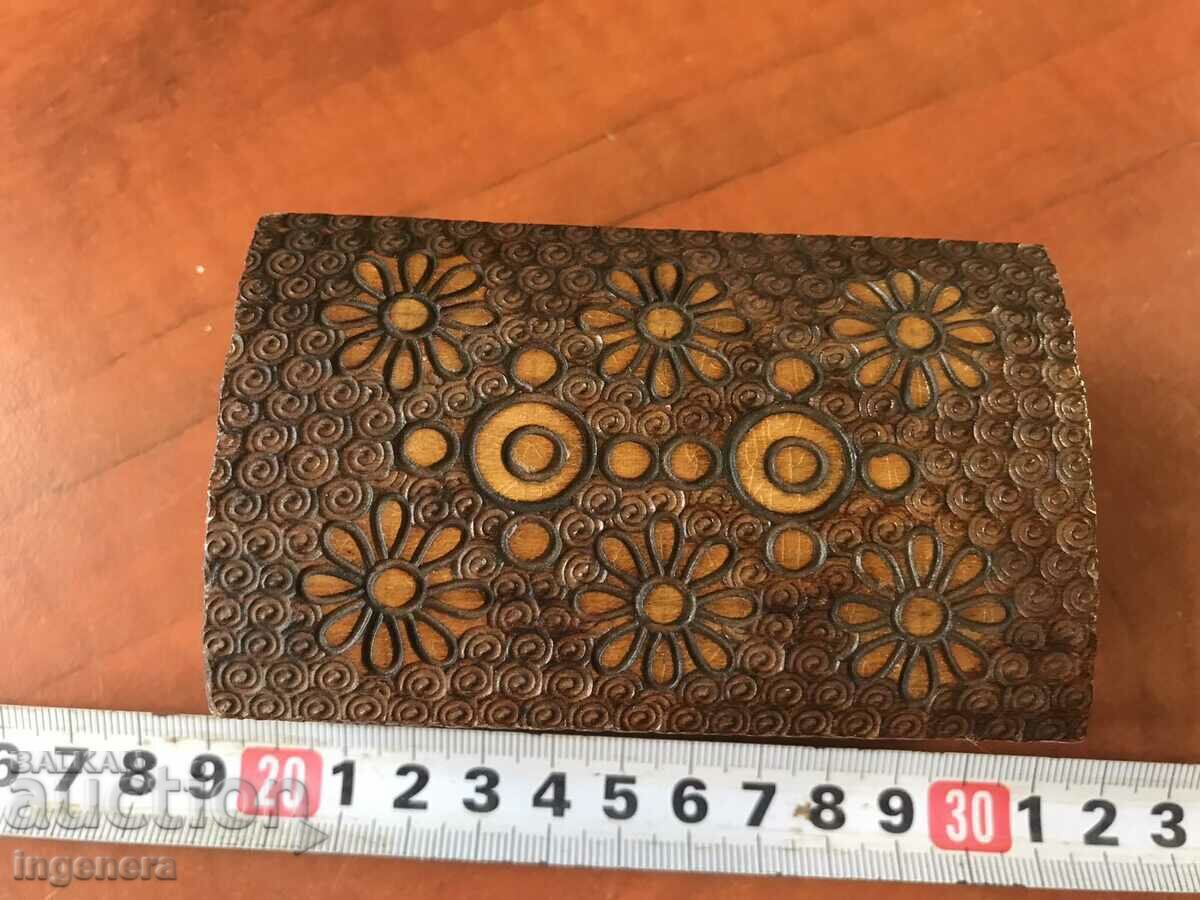 CUTIE LEMN PIROGRAF DESEN ANTICHI DIN SOCA MOSTRA cu preț 22.00 BGN | € 11.25