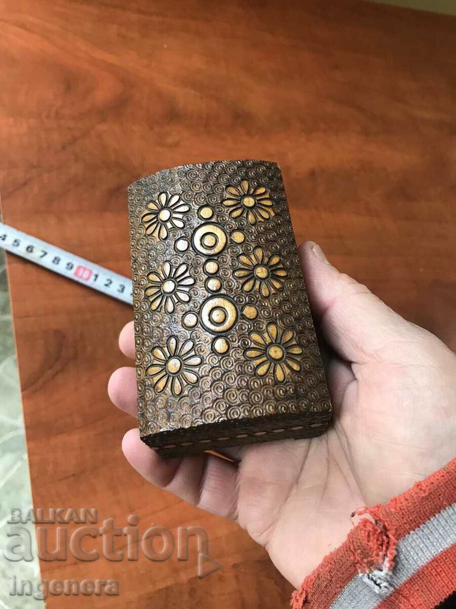 Livrarea CUTIE LEMN PIROGRAF DESEN ANTICHI DIN SOCA MOSTRA