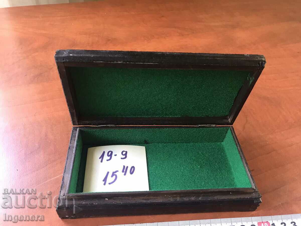 Licitație CUTIE LEMN PIROGRAF DESEN ANTICHI DIN SOCA MOSTRA Licitație CUTIE LEMN PIROGRAF DESEN ANTICHI DIN SOCA MOSTRA