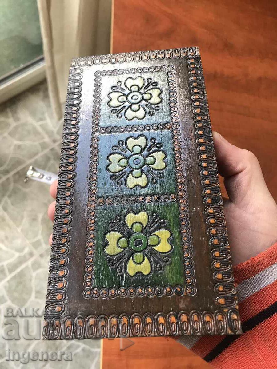 Livrarea CUTIE LEMN PIROGRAF DESEN ANTICHI DIN SOCA MOSTRA Livrarea CUTIE LEMN PIROGRAF DESEN ANTICHI DIN SOCA MOSTRA