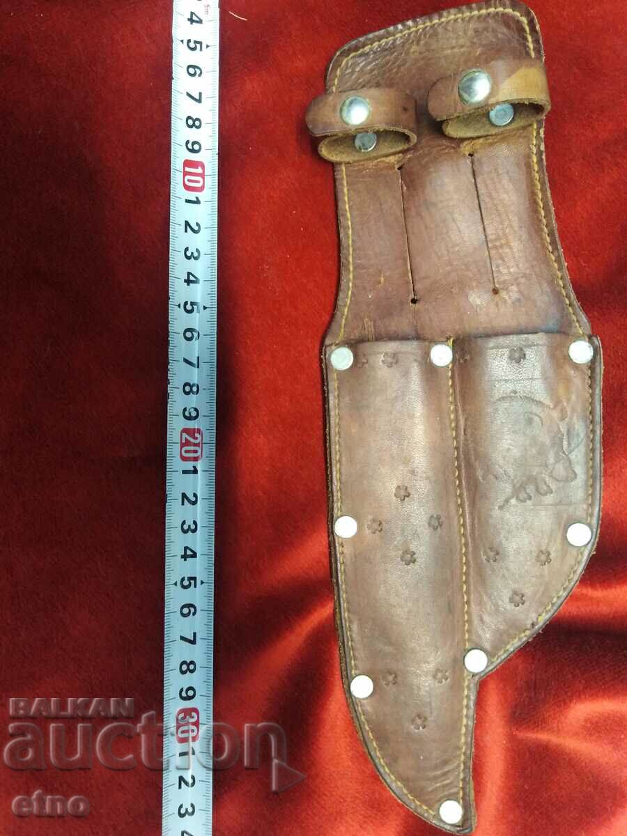 OLD DOUBLE LEATHER CASE FOR 2 KNIVES, KNIFE