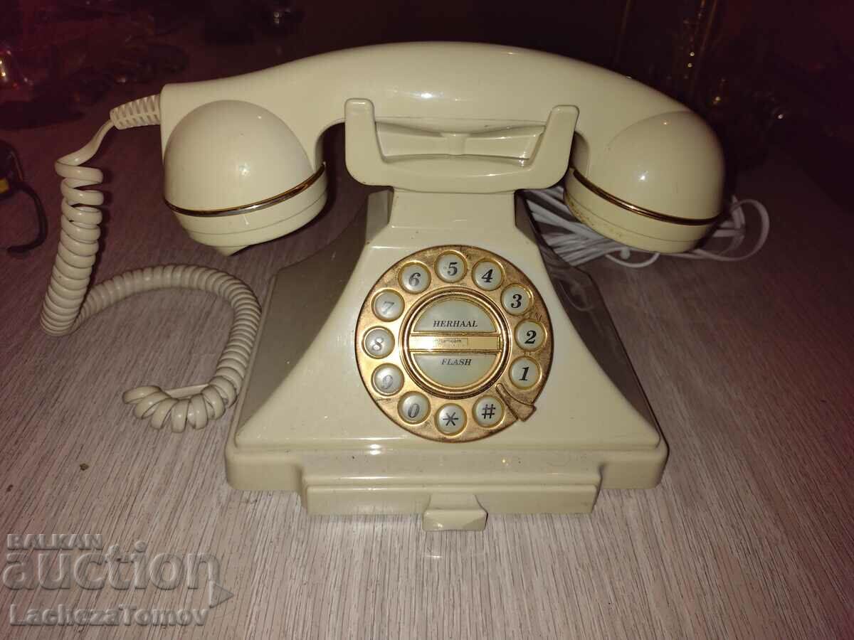 Όμορφο παλιό τηλέφωνο ITT USA σε άριστη κατάσταση