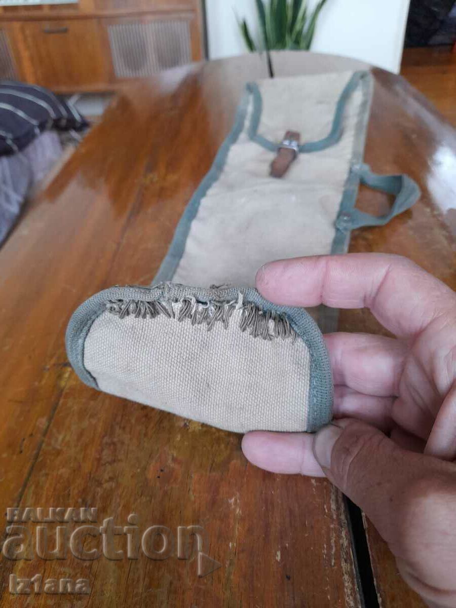 Delivery of Old canvas case Delivery of Old canvas case