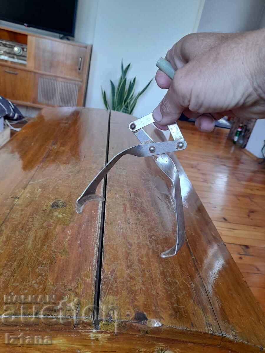 Delivery of Old tongs, a device for removing jars Delivery of Old tongs, a device for removing jars