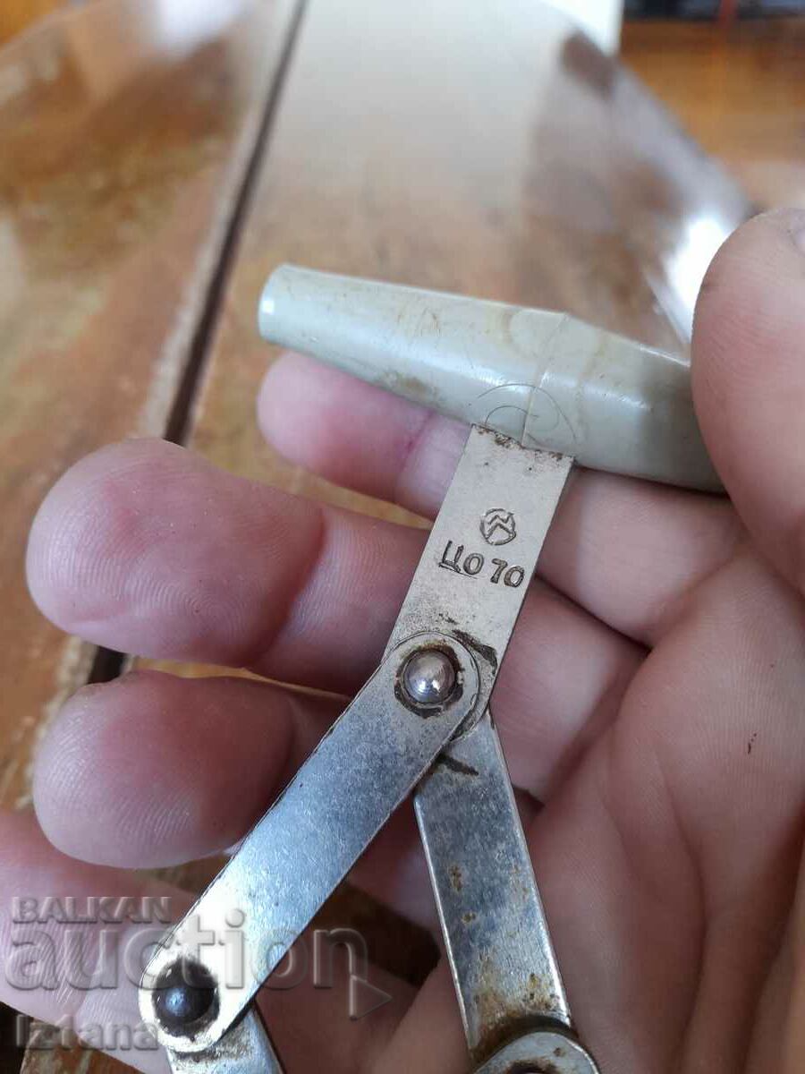 Old tongs, a device for removing jars - 5 Old tongs, a device for removing jars - 5