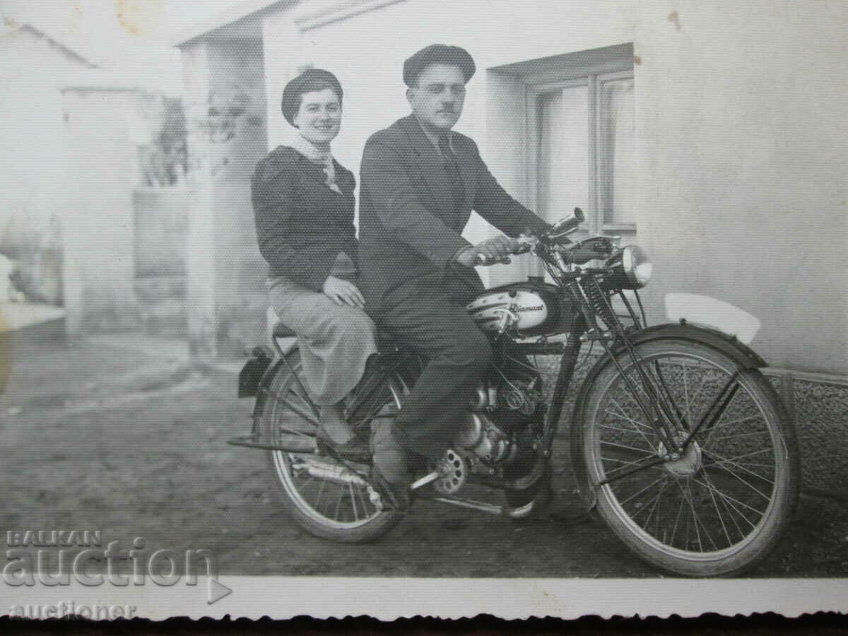 OLD PHOTO MOTORCYCLE FAMILY with price 20.00 BGN | € 10.23 OLD PHOTO MOTORCYCLE FAMILY with price 20.00 BGN | € 10.23