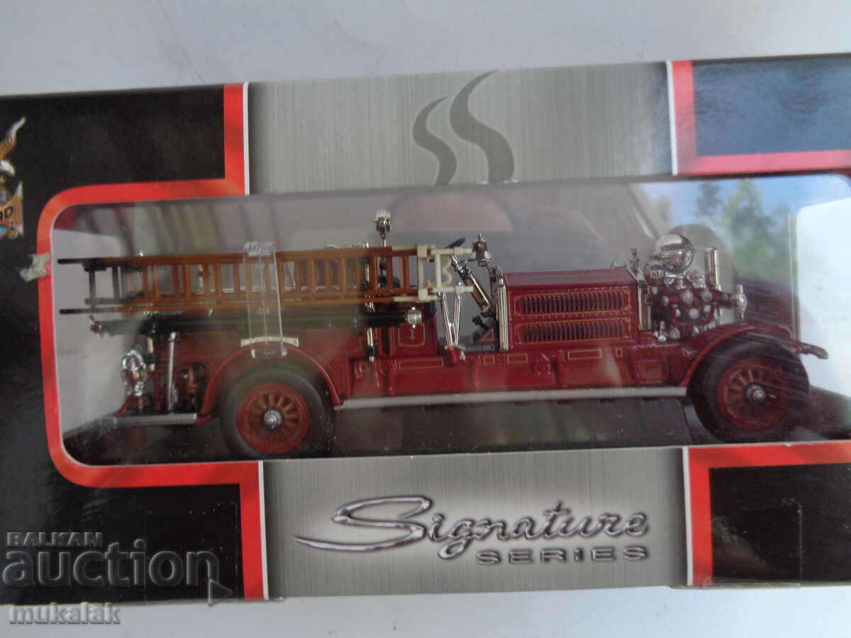 Delivery of 1:43 SIGNATURE AHRENS - FOX 1925 FIRE TRUCK RETRO MODEL Delivery of 1:43 SIGNATURE AHRENS - FOX 1925 FIRE TRUCK RETRO MODEL