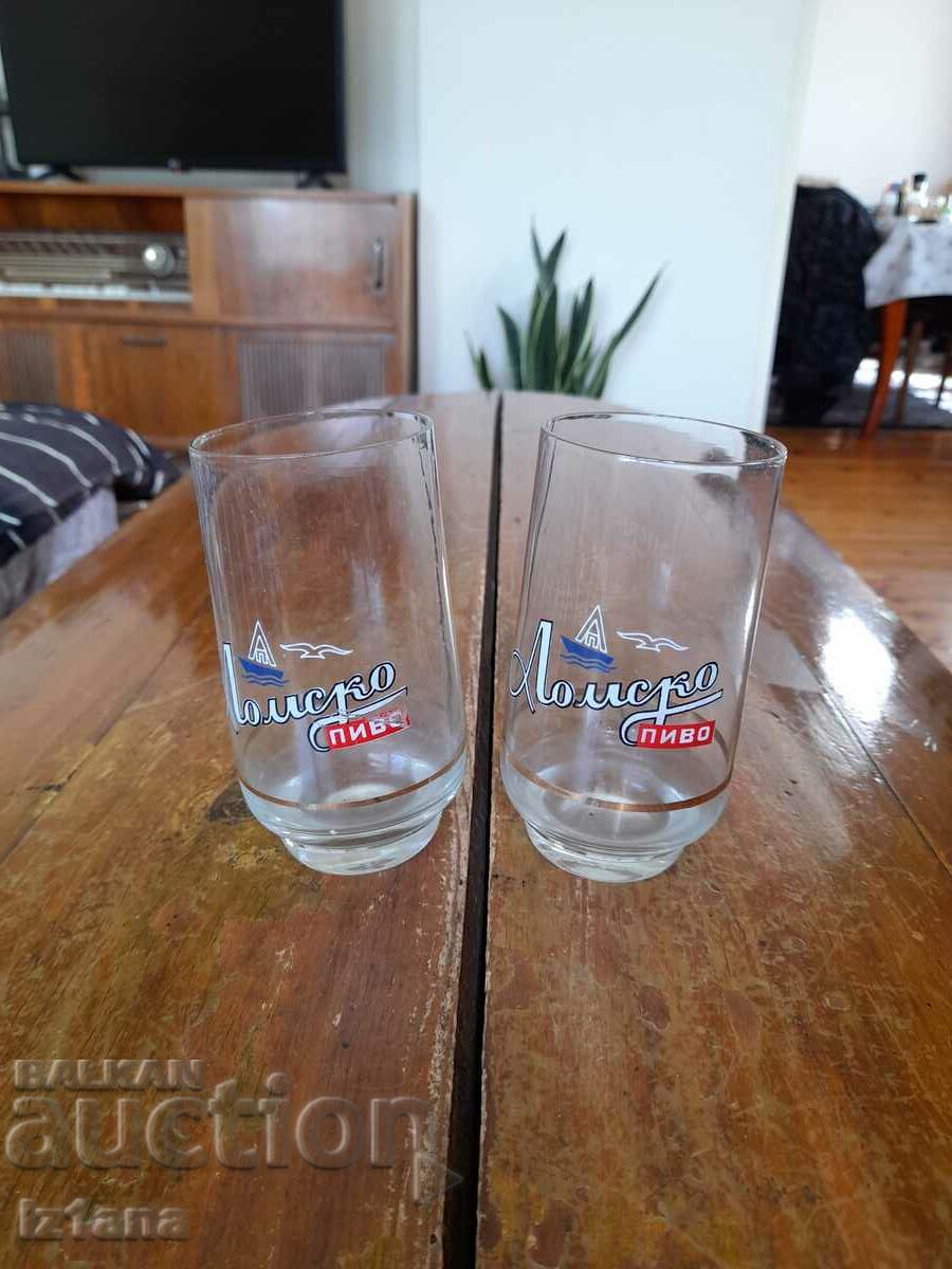 Old cup, glasses of Lomsko beer