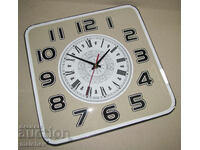 Large wall clock quartz 36 cm blown glass, excellent