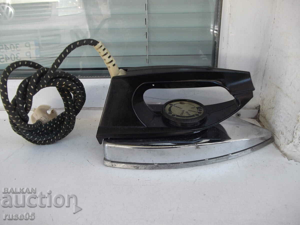 Licitație Fier de călcat electric de la Sotsa funcționează sovietic