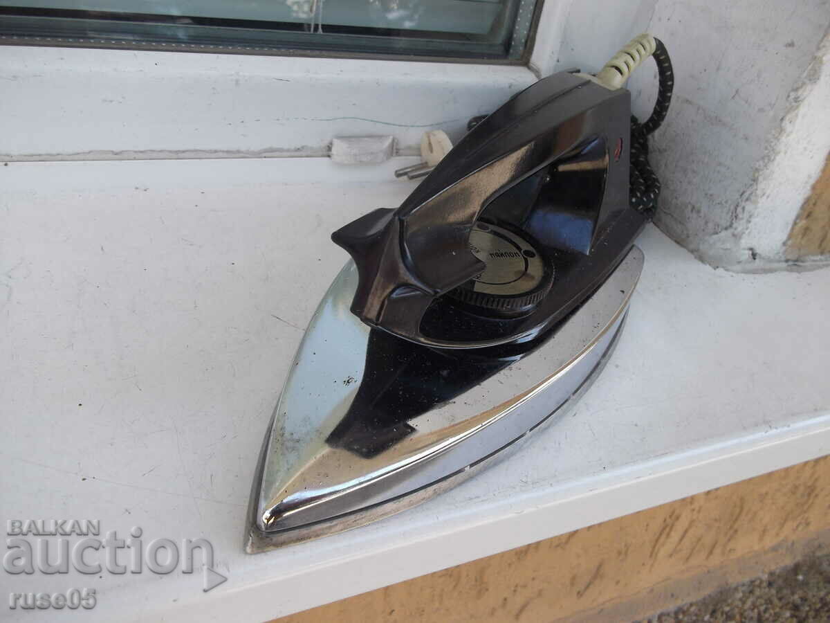 Livrarea Fier de călcat electric de la Sotsa funcționează sovietic