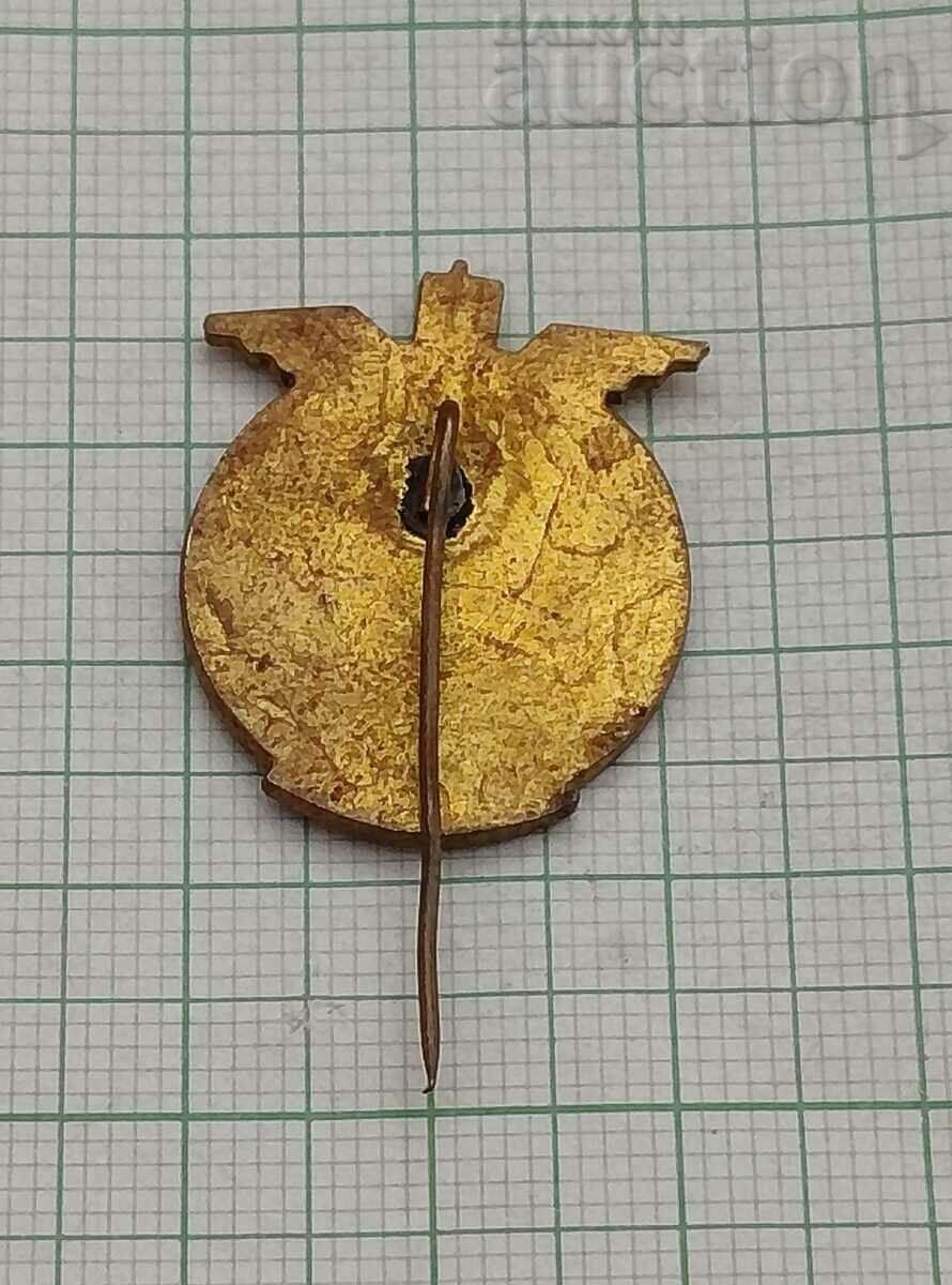 CENTRAL SPORTS CAR MOTO CLUB USSR BADGE with price 36.00 BGN | € 18.41 CENTRAL SPORTS CAR MOTO CLUB USSR BADGE with price 36.00 BGN | € 18.41