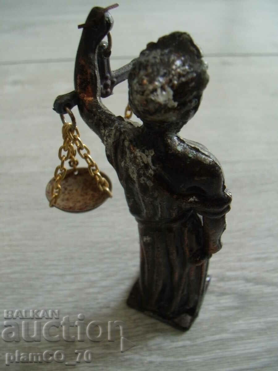 Auction #*7586 old metal figure Auction #*7586 old metal figure