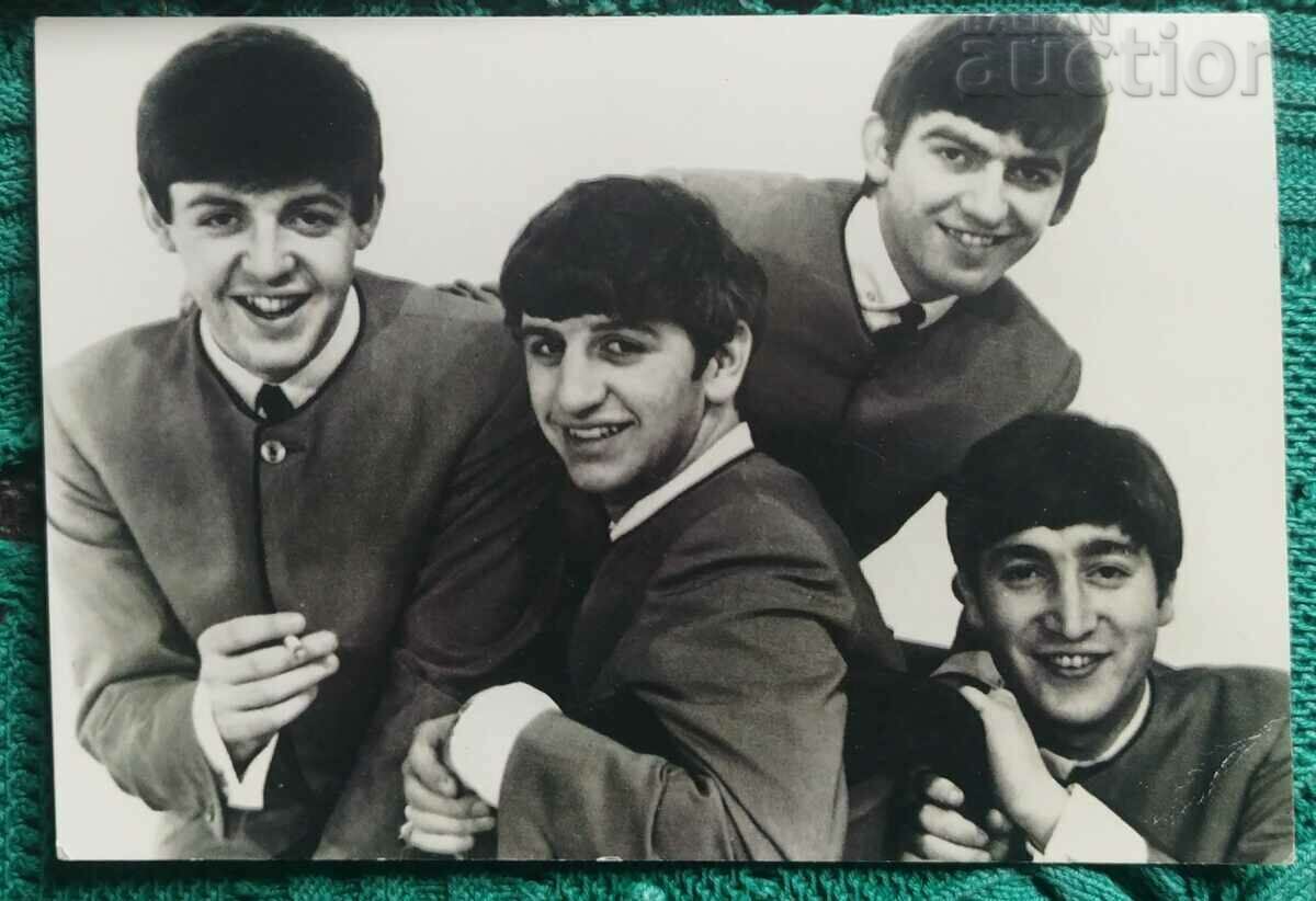Carte poștală Franța The Beatles (foto din domeniul public)...