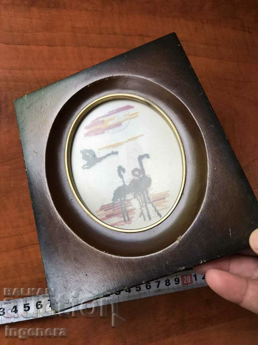 Delivery of TAPESTRY SEWED PANEL WOODEN FRAME ANTIQUE Delivery of TAPESTRY SEWED PANEL WOODEN FRAME ANTIQUE