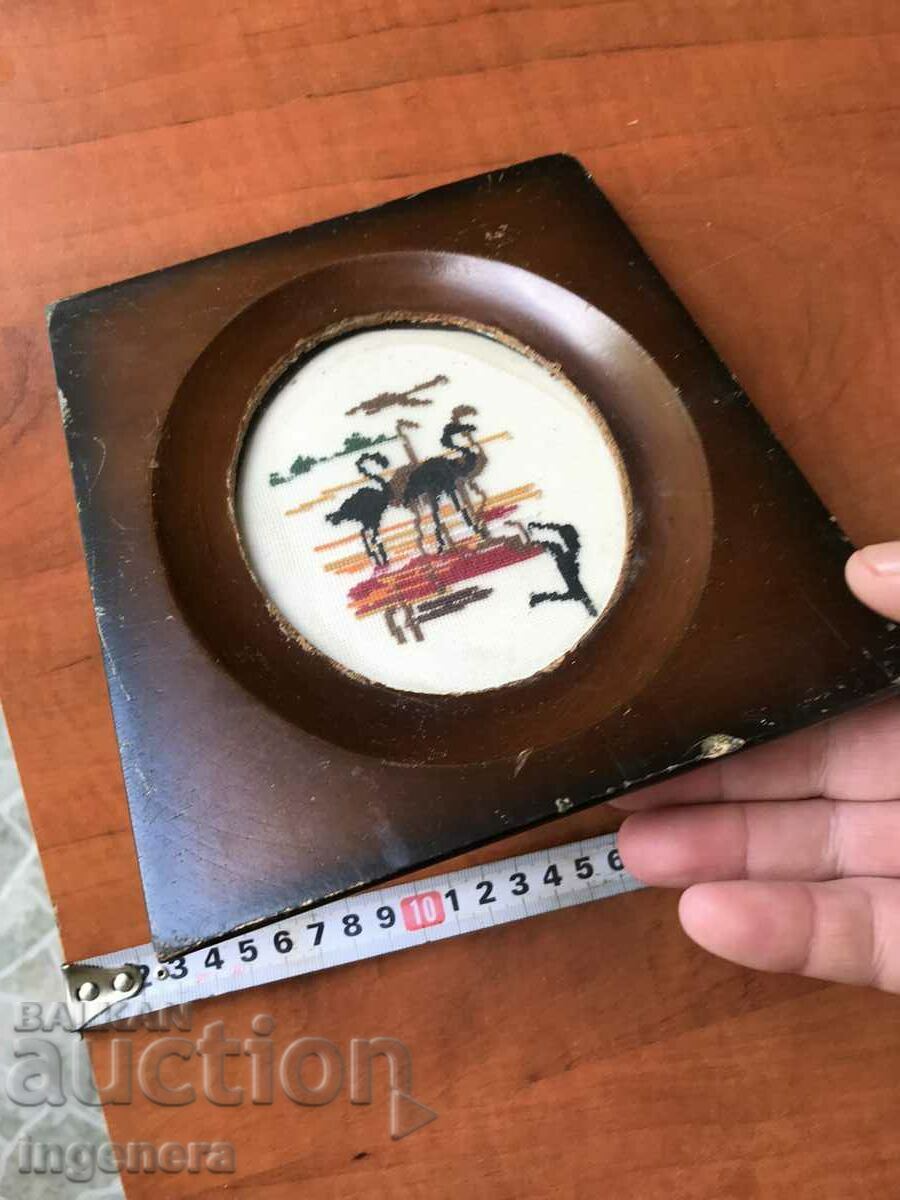 Delivery of TAPESTRY SEWED PANEL WOODEN FRAME ANTIQUE Delivery of TAPESTRY SEWED PANEL WOODEN FRAME ANTIQUE