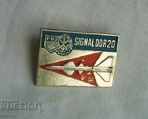 Значка Signal DDR 20 - Ракета за ракетни войски на ГДР