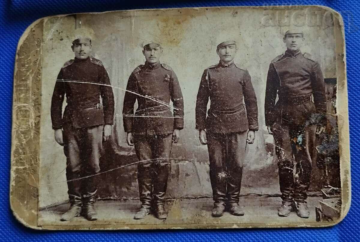 Regatul Bulgariei Fotografie veche a patru militari...