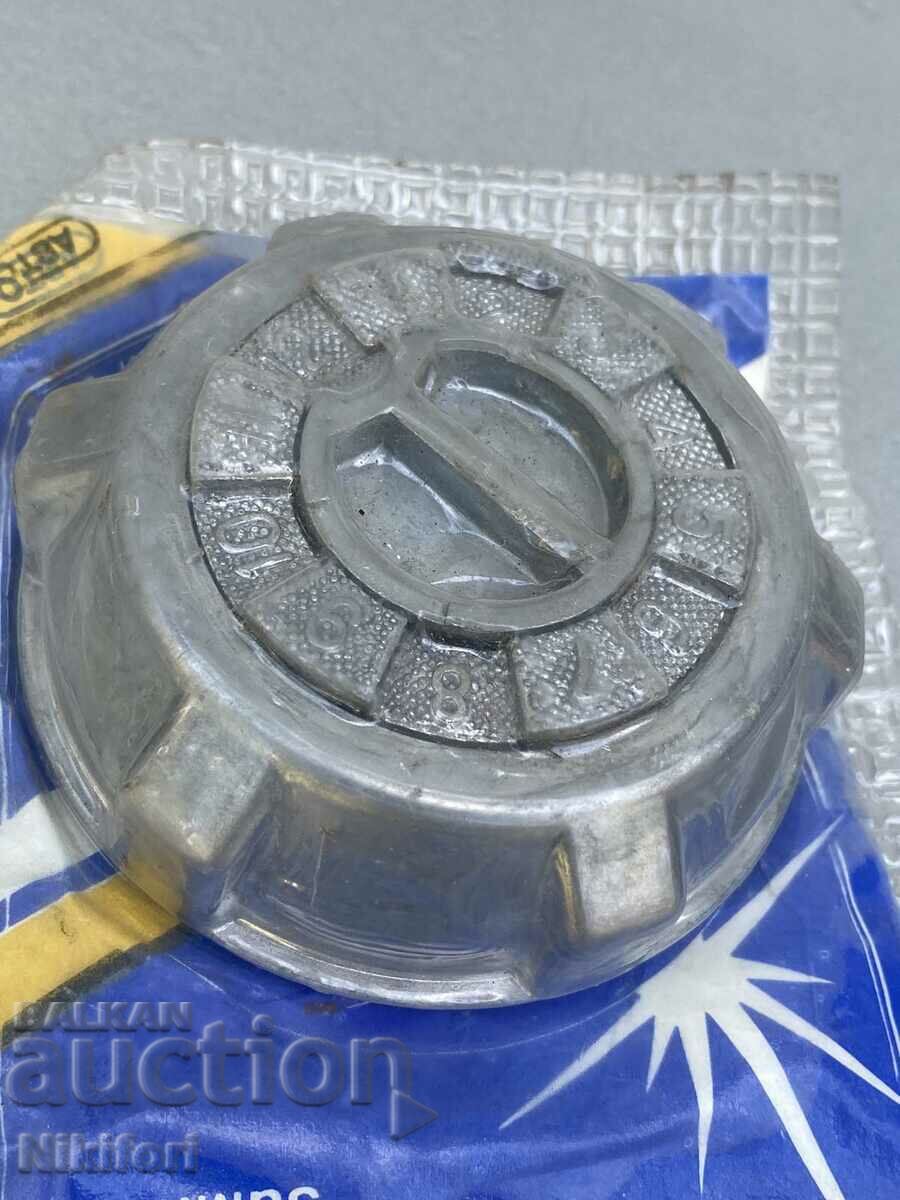 Sot Tank cap USSR Vaz Lada Zhiguli with price 45.00 BGN | € 23.01 Sot Tank cap USSR Vaz Lada Zhiguli with price 45.00 BGN | € 23.01