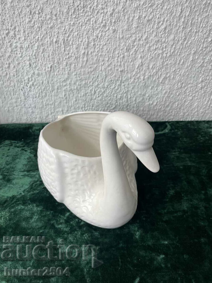 Lebada - portelan, 3016/22 cm cu preț € 19.95 | 39.02 BGN Lebada - portelan, 3016/22 cm cu preț € 19.95 | 39.02 BGN