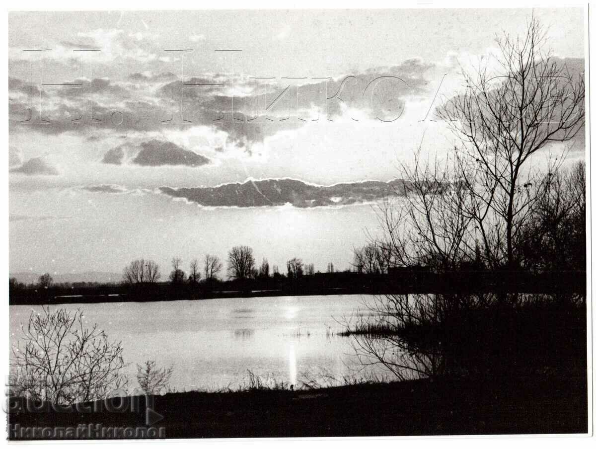 FOTO VECHE DIN O EXPOZIȚIE DE FOTO DIMENSIUNE ~23,5 x 17 cm D872