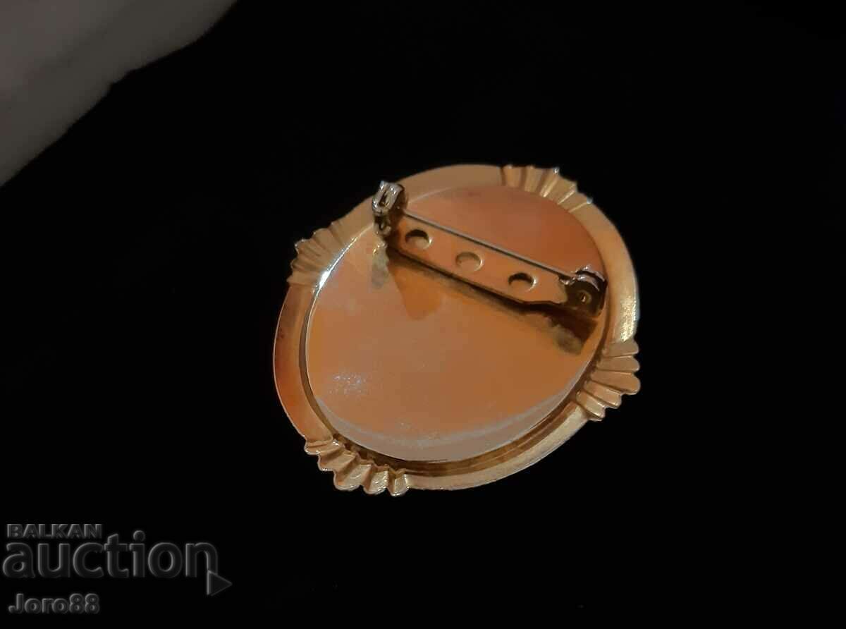 Old Brooch Cameo Medallion - 5 Old Brooch Cameo Medallion - 5